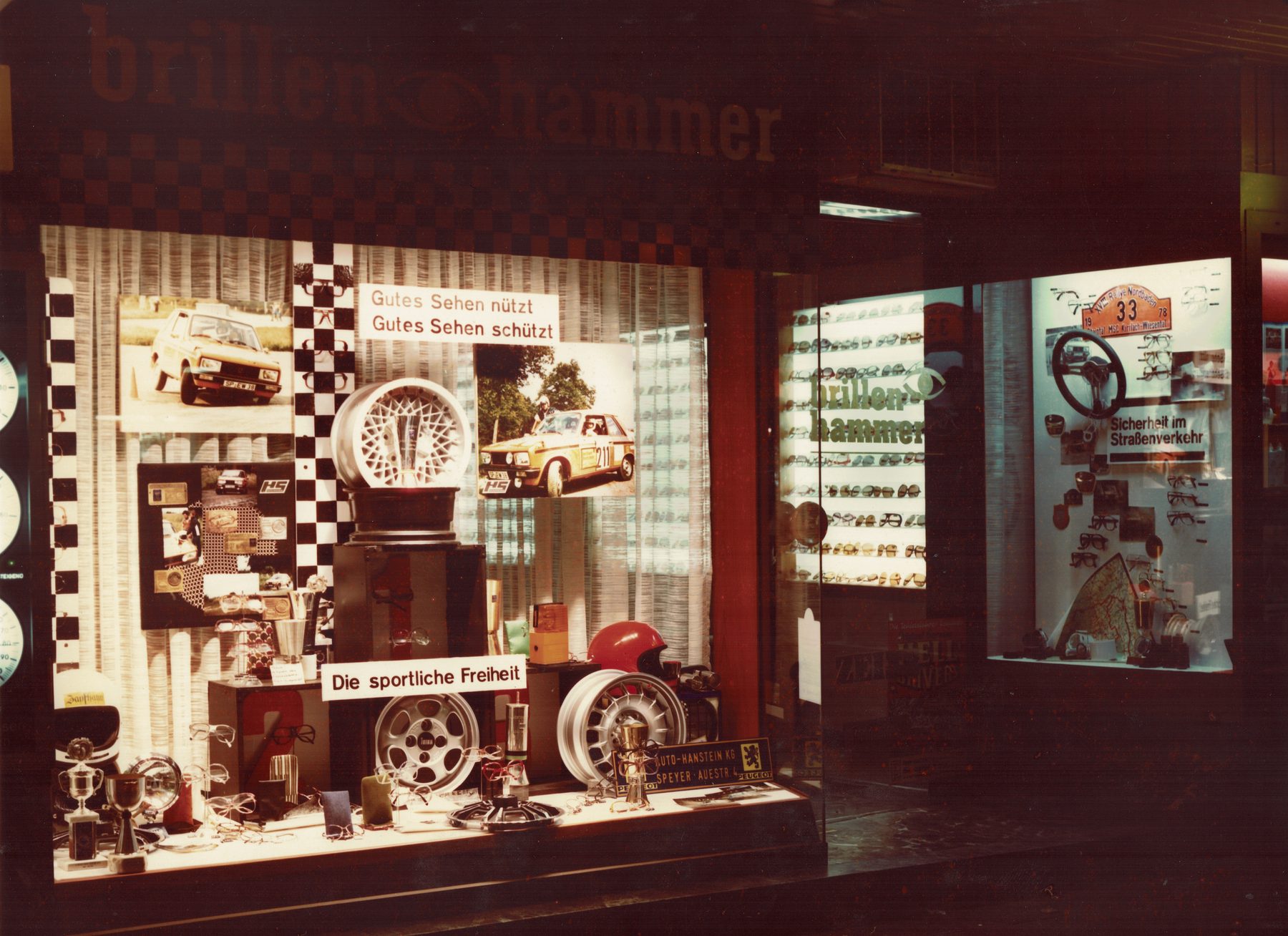 Historisches Schaufenster von brillenhammer in Speyer